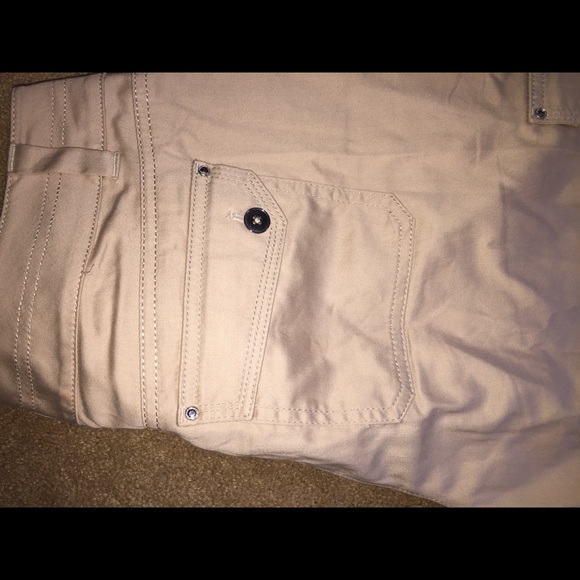 White House Black Market Women's Capri Pants - Picture 4 of 4