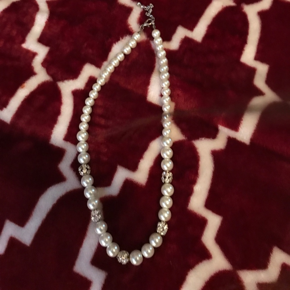 Fake pearl necklace an bracelet set