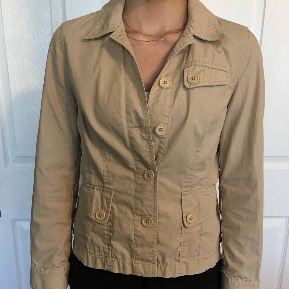Eddie Bauer Light jacket in tan color