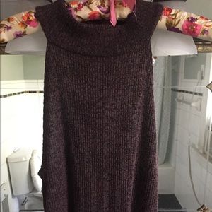 Turtle neck knitted tank top size medium