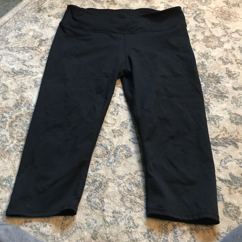 Black Yoga Capri