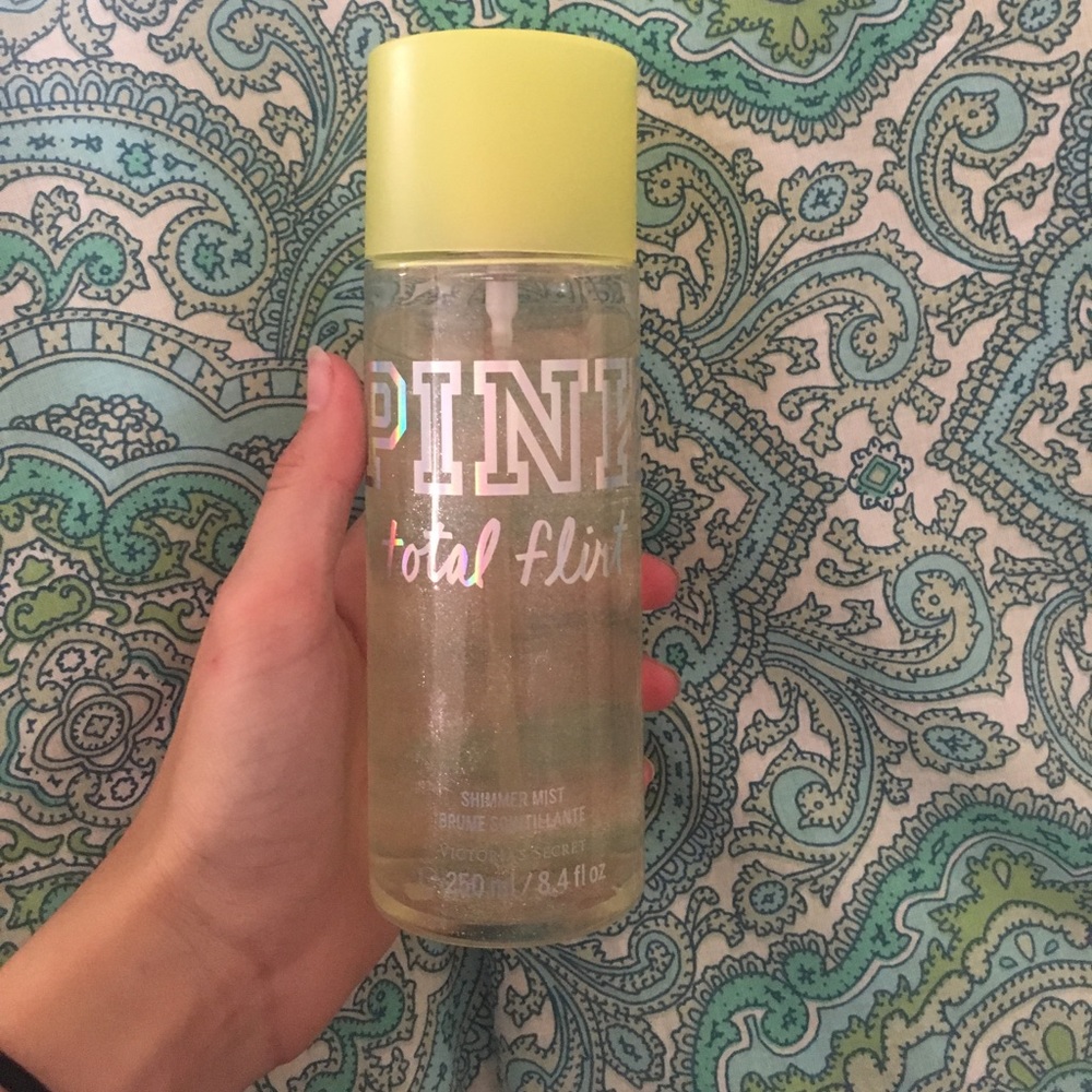 Pink Total Flirt Shimmer Mist/Body Spray