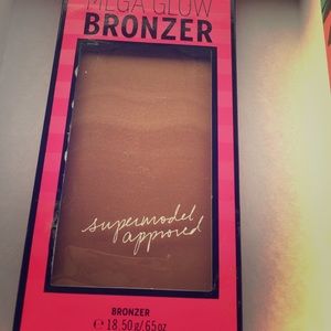 Mega Glow Bronzer