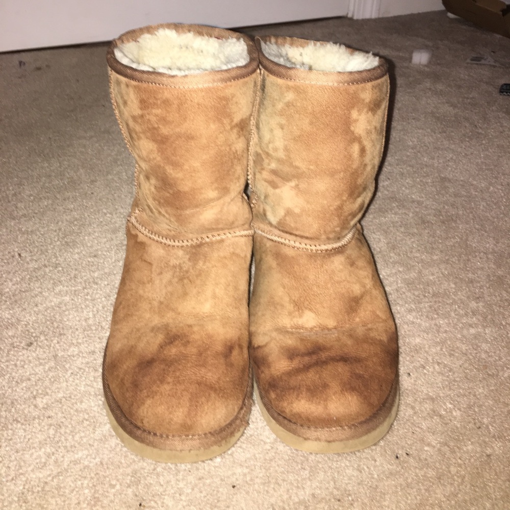 Classic chestnut UGGS