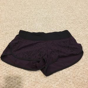 Lululemon run: speed shorts size 6 purple print