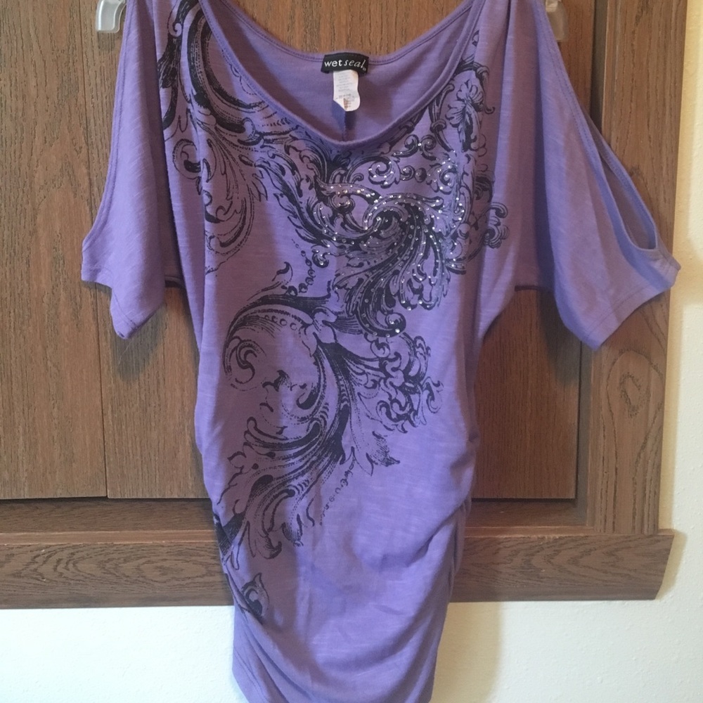 Open shoulder top