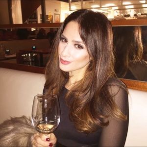 Meet your Posher, Samira