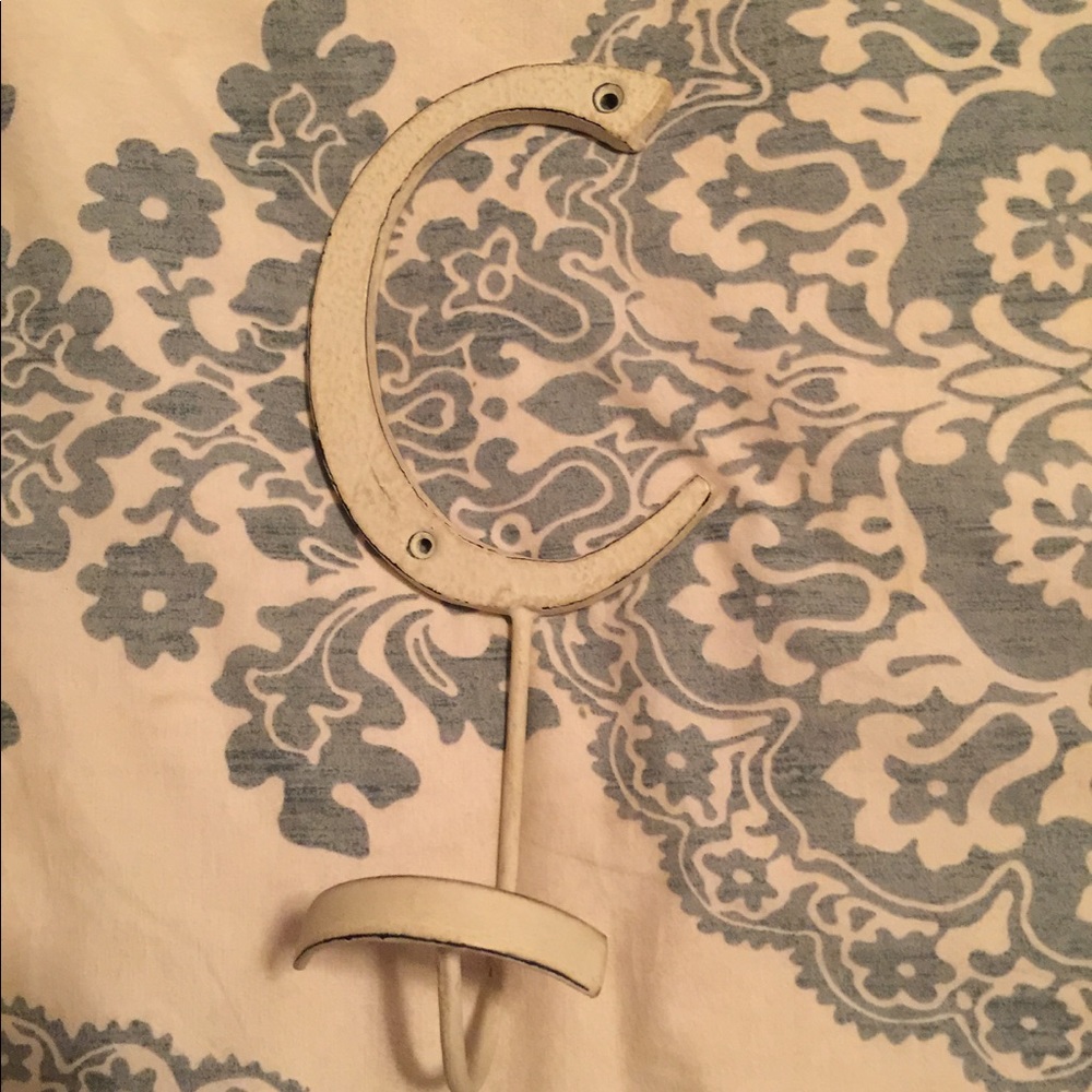 Anthropologie c hook