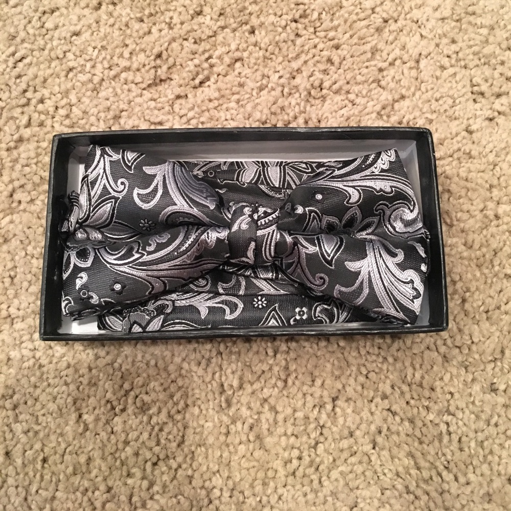 NWOT Brooks Brothers Bow Tie