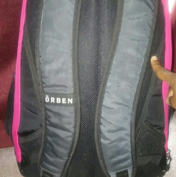 Nevere used laptop / travel bag