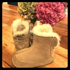 Kids Large Tan Uggs