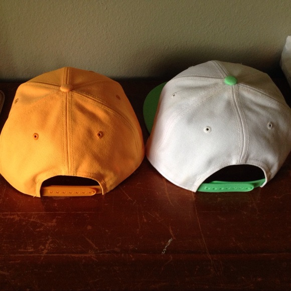 I am selling two Lebron SnapBack Hats!! - Picture 2 of 8