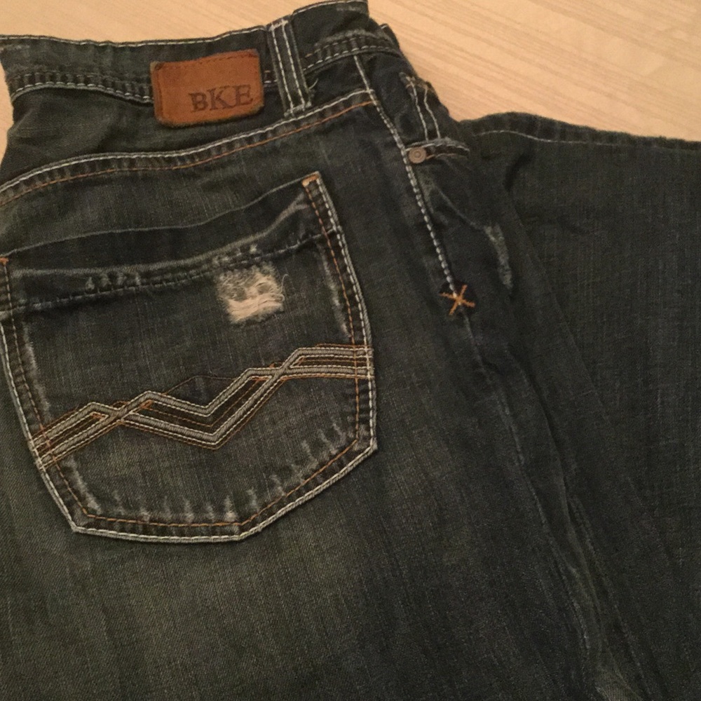 Men's BKE medium/dark distressed jeans size 36/34