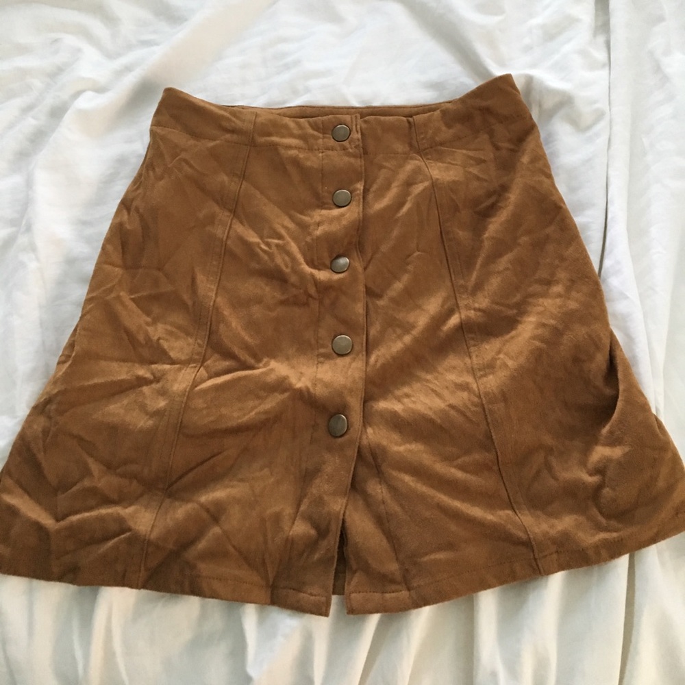 brown skirt