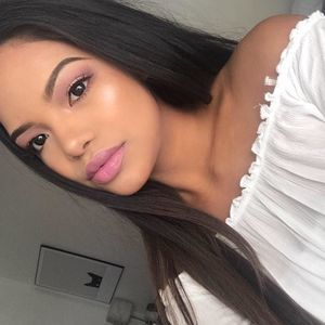 Meet your Posher, Noelani