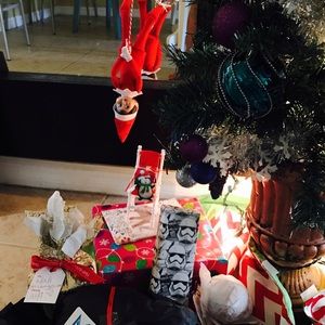 Elf on the shelf with plenty of accessories ✨😍📝