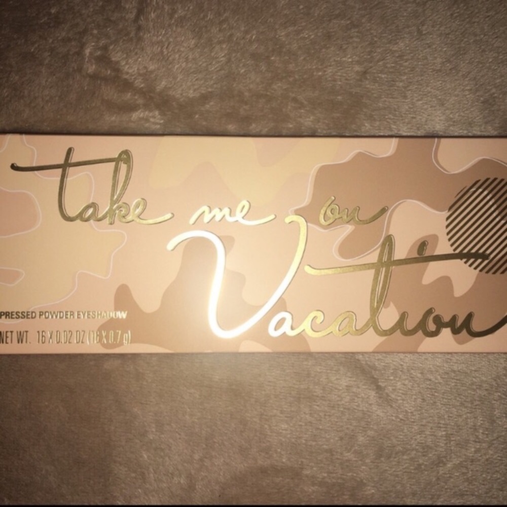 100% AUTHENTIC KYLIE VACATION PALETTE