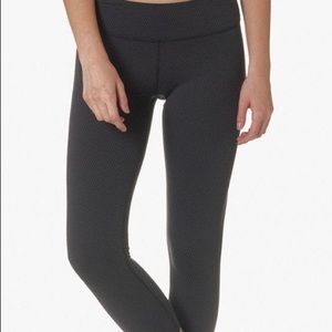 Beyond Yoga Deco Capri Legging, Black/white, Small