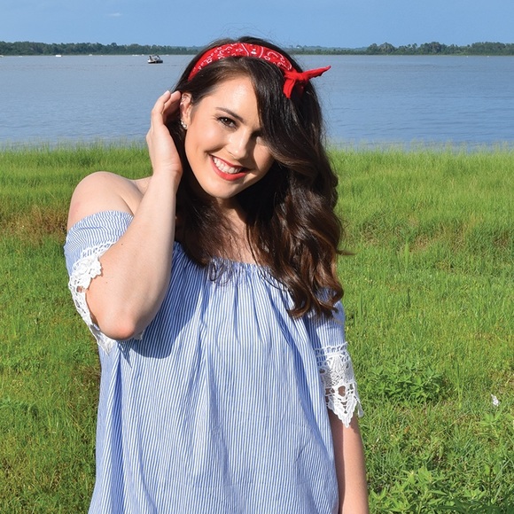 Meet your Posher, Kait - Picture 3 of 5