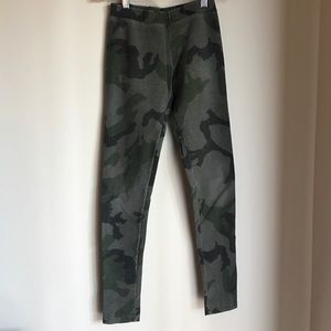 Brandy Melville Camo Jaycee Leggings
