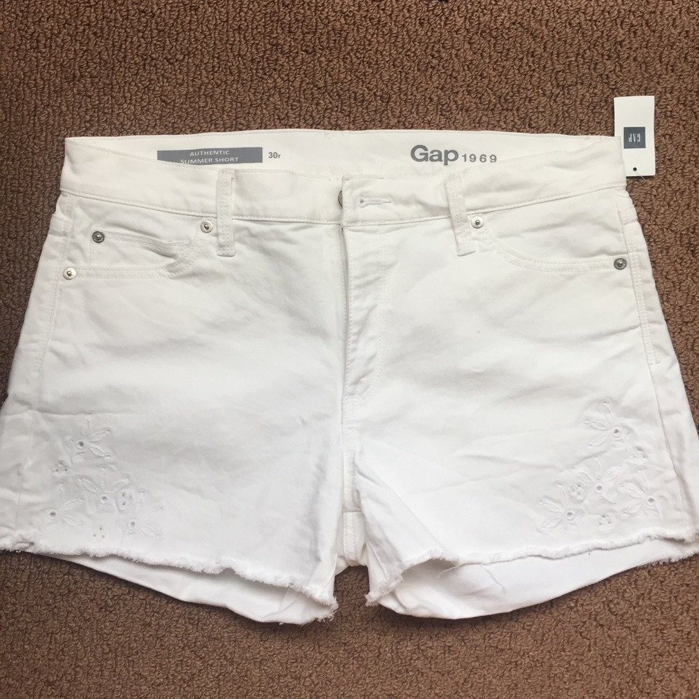 Gap 1969 White Short Sz 10 NWT
