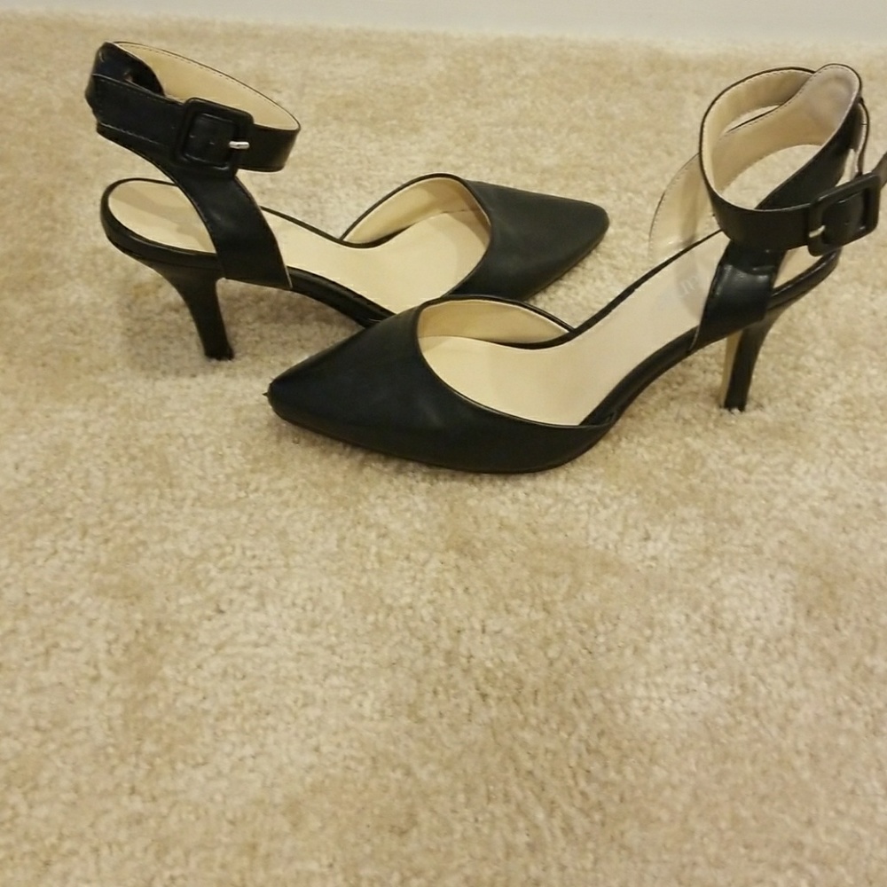 Womans black heels