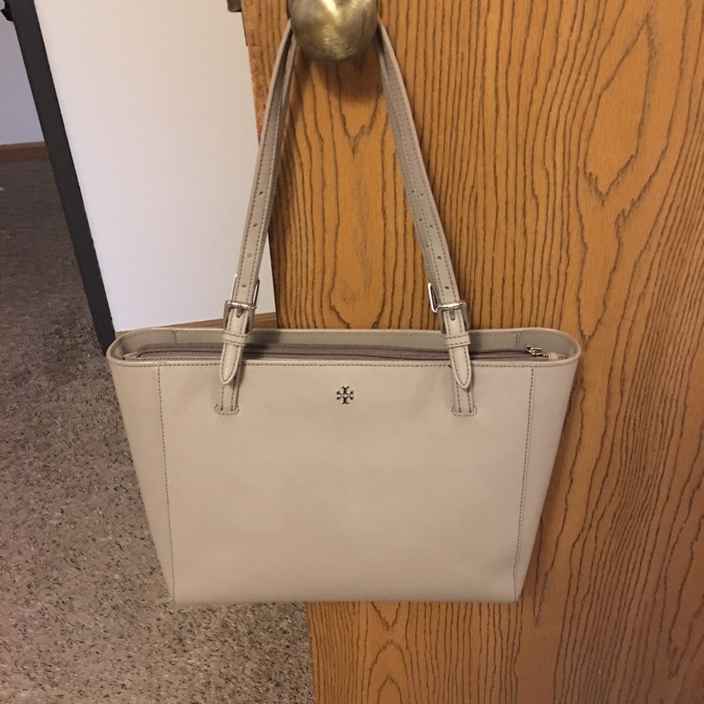 Tory Burch Small Buckle Tote in French Grey