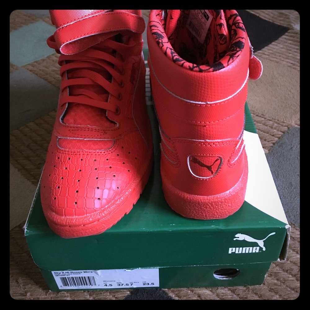 🌹Red🌹Sky II Hi Roses •Worn 2x