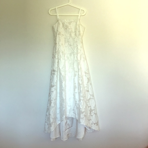Cinderella style white rose pattern gown - Picture 1 of 4
