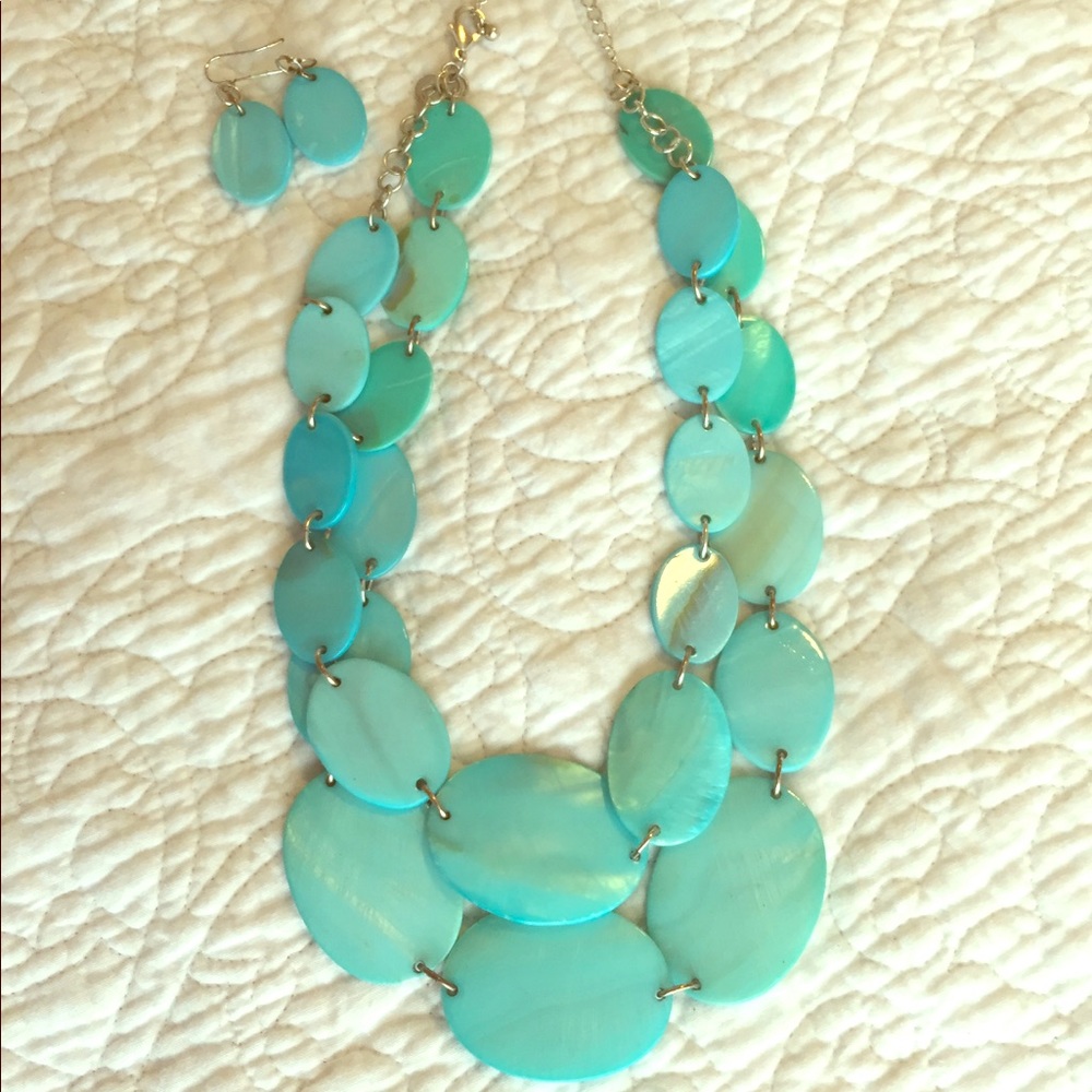 ❌SOLD❌🦋 Turquoise necklace earring set🦋