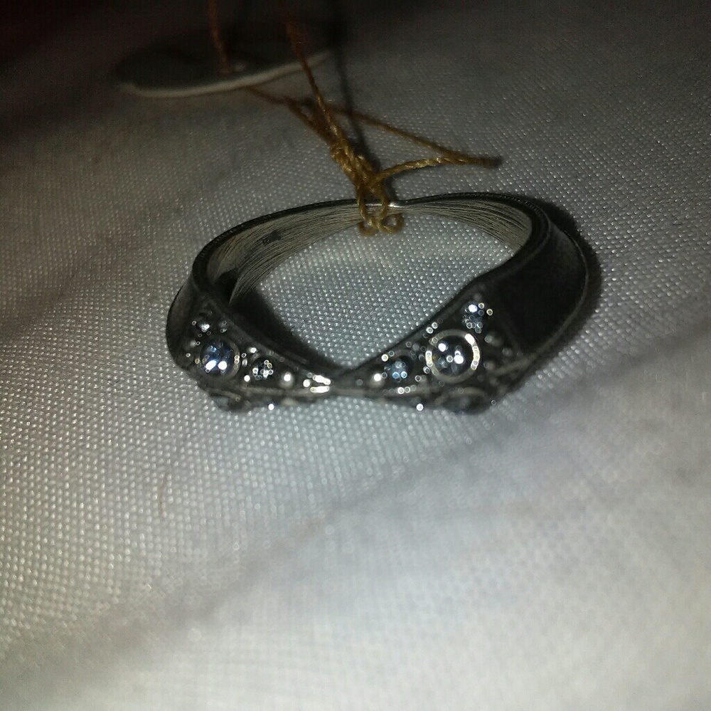 Twilight Goddess – Rayos Hoop Ring Gunmetal