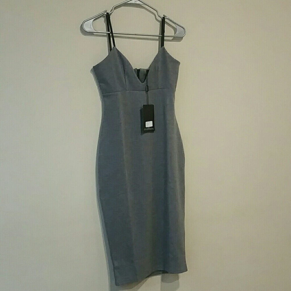 Low cut bodycon