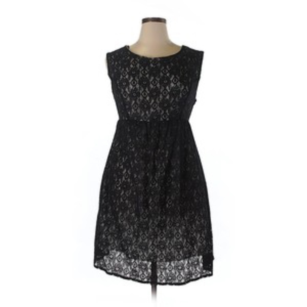 Black Lace Keyhole Dress