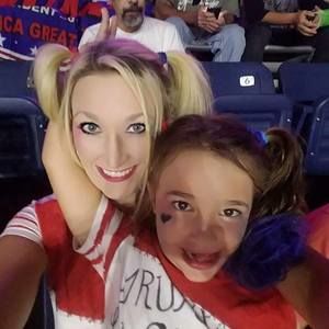 Meet your Posher, Mandy