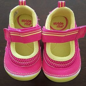 Stride Rite Sneaker Walking Shoes