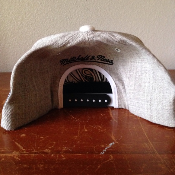 I am selling a Brooklyn Nets SnapBack!!! - Picture 2 of 7
