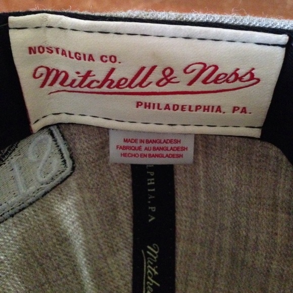 I am selling a Brooklyn Nets SnapBack!!! - Picture 5 of 7