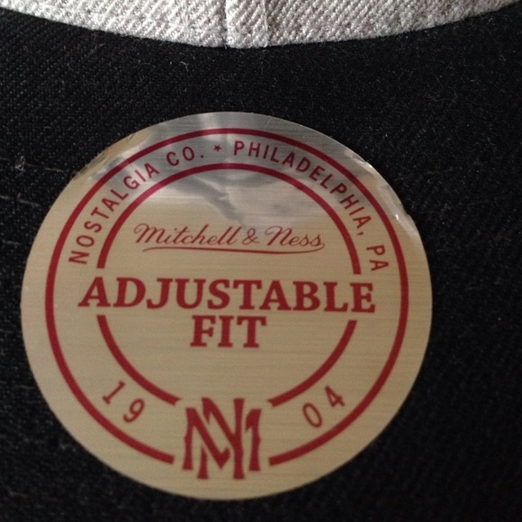 I am selling a Brooklyn Nets SnapBack!!! - Picture 7 of 7