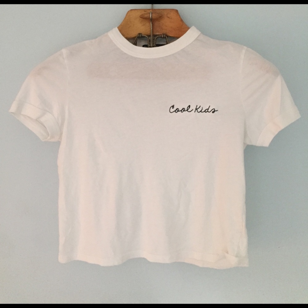 Cute cropped "Cool Kids" tee