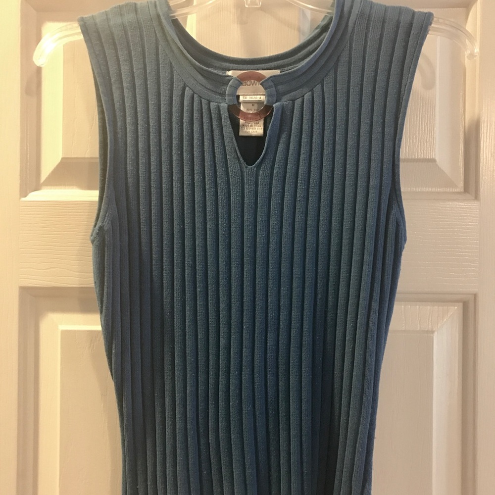 Sleeveless Keyhole Top