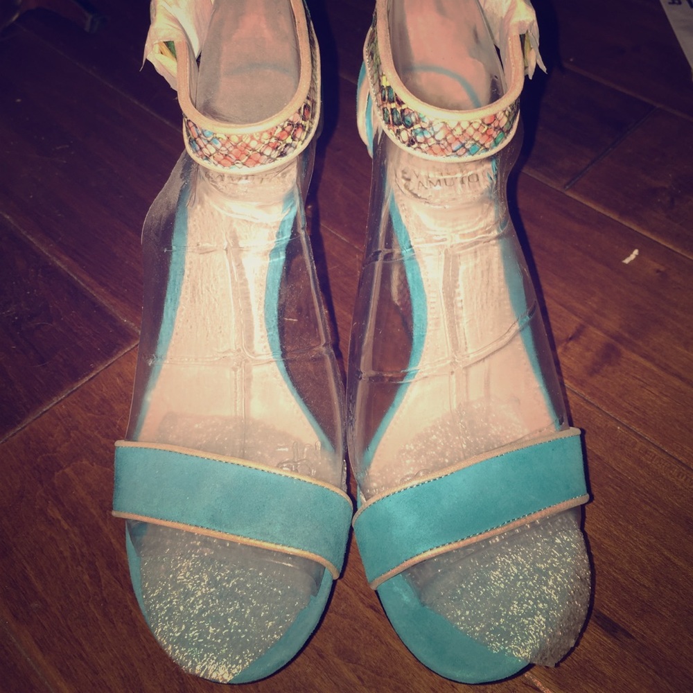 NWOT VC platform teal gold snake skin sandals