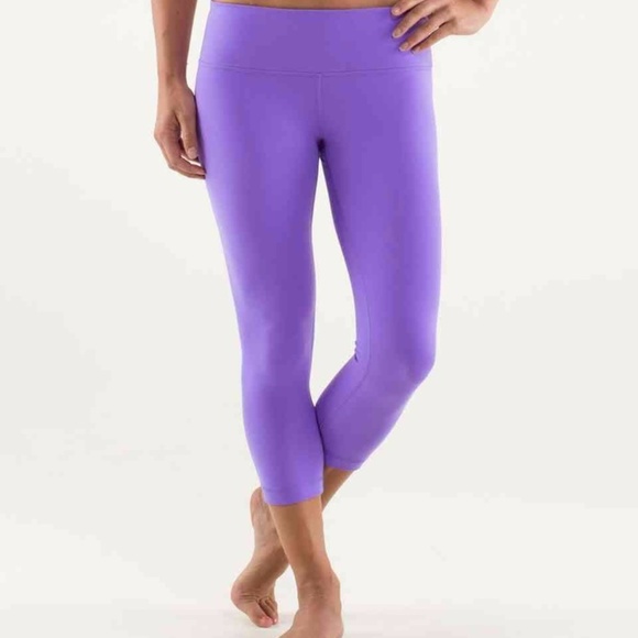 lululemon athletica Pants - 🆕⭐️{Lululemon} Lavender ‘Wunder Under’ Capris [8]