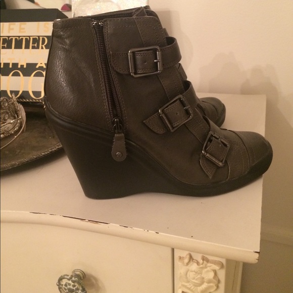 Simply Vera wedge booties - Picture 3 of 4