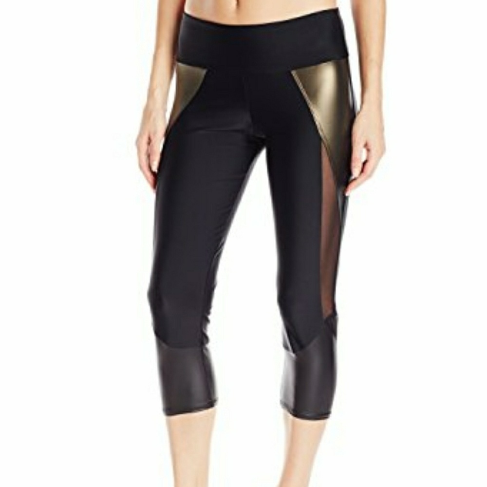 🆕️ Onzie Splice Yoga Capris