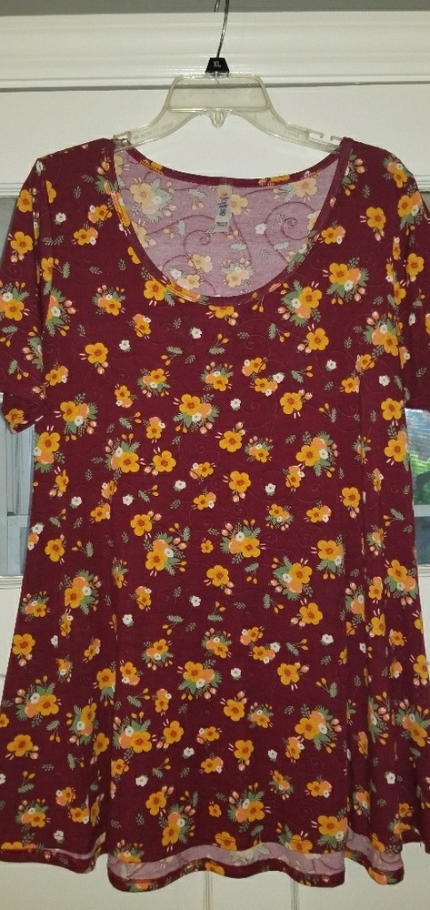 Lularoe classic tee