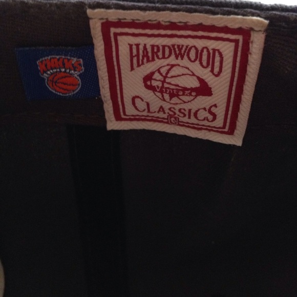 I am selling a New York Knicks SnapBack!!! - Picture 6 of 8