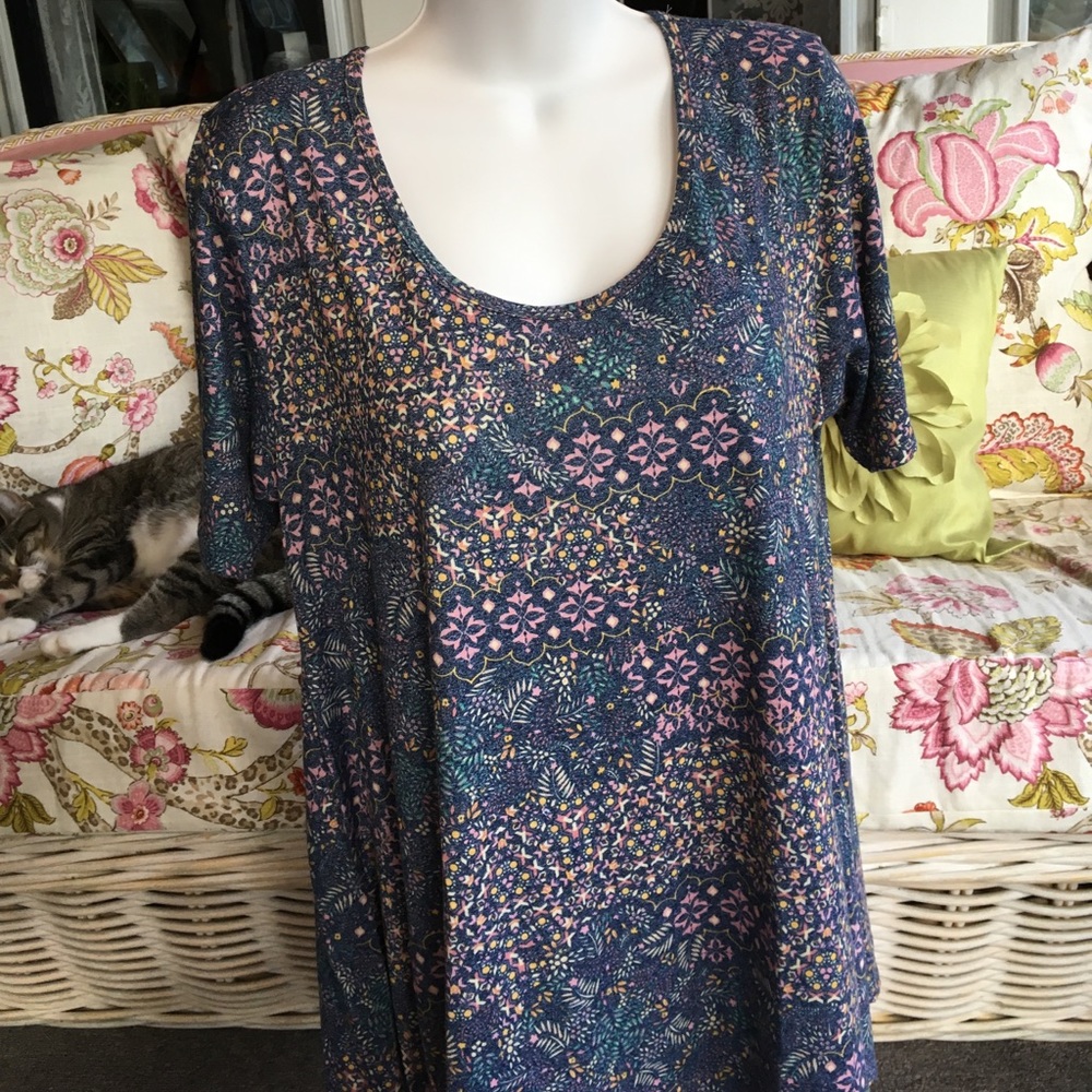 LuLaRoe Perfect T