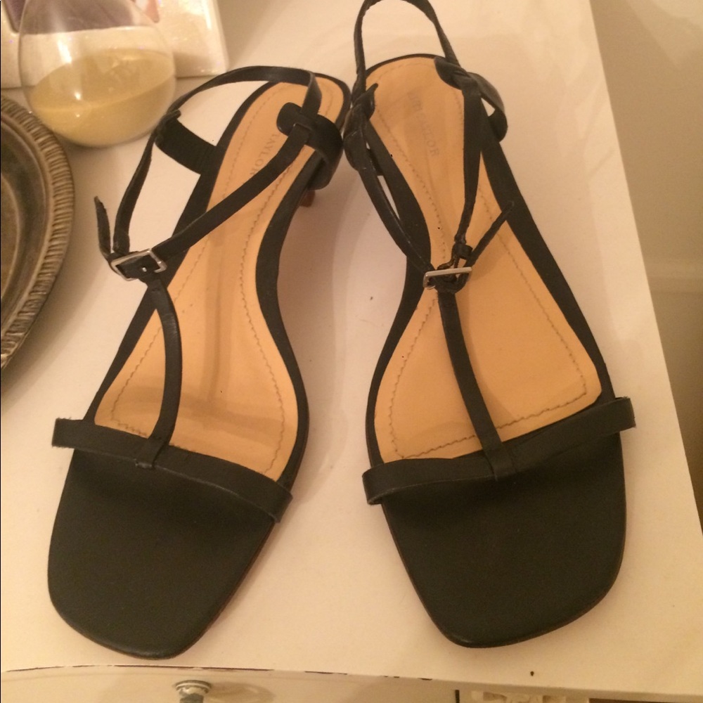 Ann Taylor kitten heel