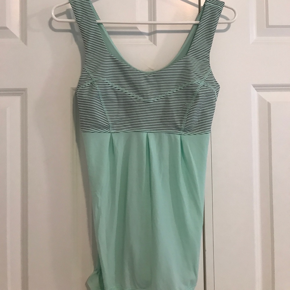 Beautiful lululemon mint tank