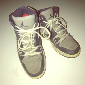 JORDAN High top shoes.